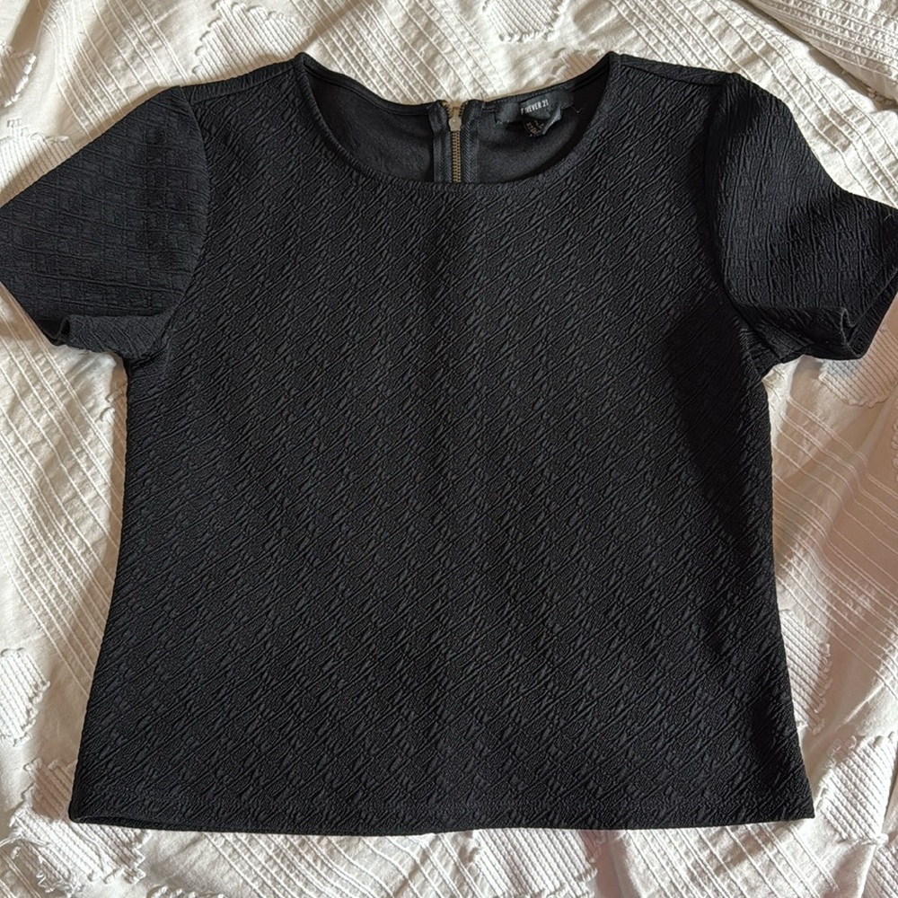 Black top 
Forever 21
Size S